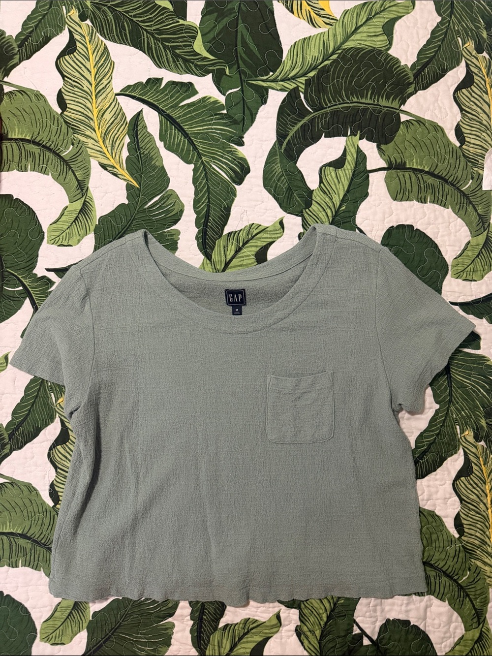 GAP Cropped Short Sleeve Pocket Tee